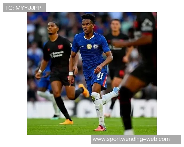 埃斯特旺打入欧冠首球荣膺切尔西5-1阿贾克斯最佳球员